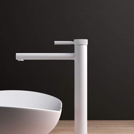 Waschbeckenarmatur EGO-Tiona White High, Aufsatzmontage, Weiß, mit Perlator, außergewöhnliches Design Waschbeckenarmatur EGO-Tiona White High, Aufsatzmontage, Weiß, mit Perlator, außergewöhnliches Design