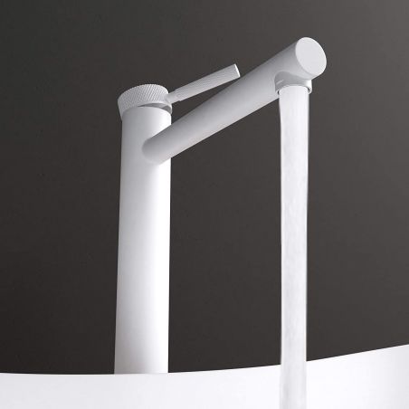 Waschbeckenarmatur EGO-Tiona White High, Aufsatzmontage, Weiß, mit Perlator, außergewöhnliches Design Waschbeckenarmatur EGO-Tiona White High, Aufsatzmontage, Weiß, mit Perlator, außergewöhnliches Design