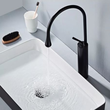 Waschbeckenarmatur Lost, Mattschwarz, 44 cm, mit Perlator, Aufsatzmontage