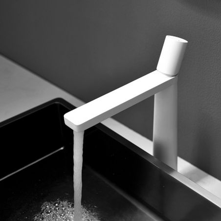 Waschbeckenarmatur Pilar, Mattweiß, Höhe 31,5 cm, Aufsatzmontage