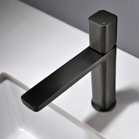 Waschbeckenarmatur Alano, Waschbeckenmontage, Mattschwarz, mit Neoperl-Perlator, außergewöhnliches Design
