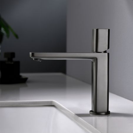 Waschbeckenarmatur Alano, Waschbeckenmontage, Mattschwarz, mit Neoperl-Perlator, außergewöhnliches Design