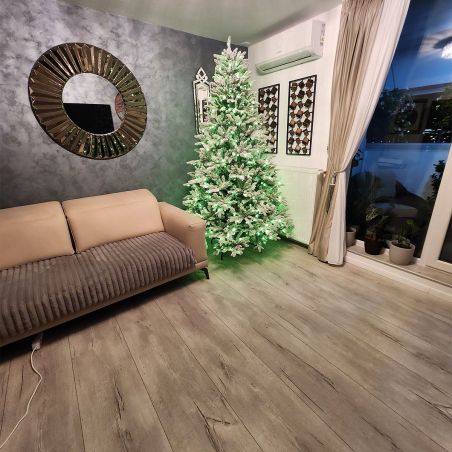 Künstlicher Weihnachtsbaum, beschneit, 3D-Zweige, RGB-LED mit 32 Modi, 250 cm, Fernbedienung, Metallständer, 4186 Zweige, Polar