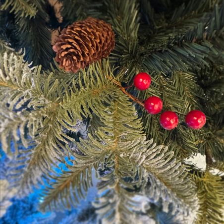 Weihnachtsbaum, 3D-Zweige, 250 cm, mit Zapfen, Lorbeerbeeren und Schnee, Metallständer inklusive