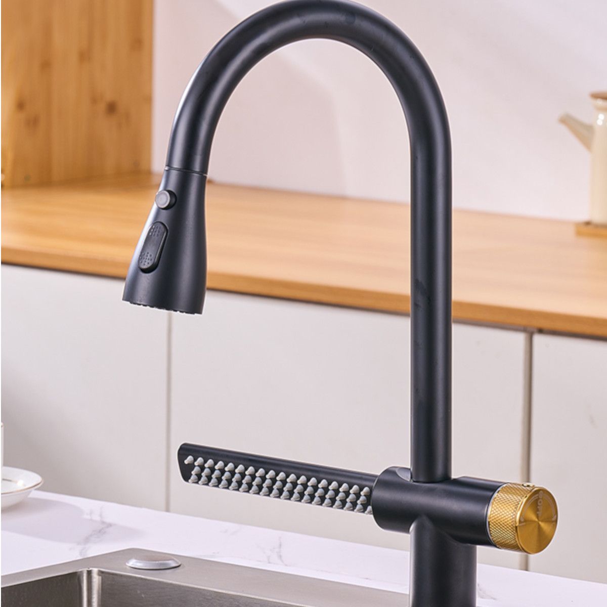 Küchenarmatur, Wasserfall-Design, ausziehbare Brause, 3 Strahlarten, 360 Grad schwenkbarer Auslauf, Edelstahl, Schwarz, Medina
